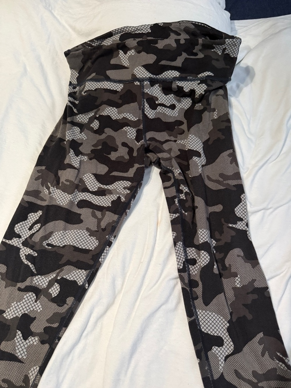 Zumba Fitness Black & Gray Camo High-Waist Leggings
